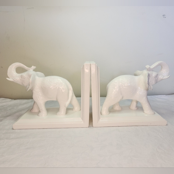Torre & Tagus white elephant bookends - Picture 2 of 14